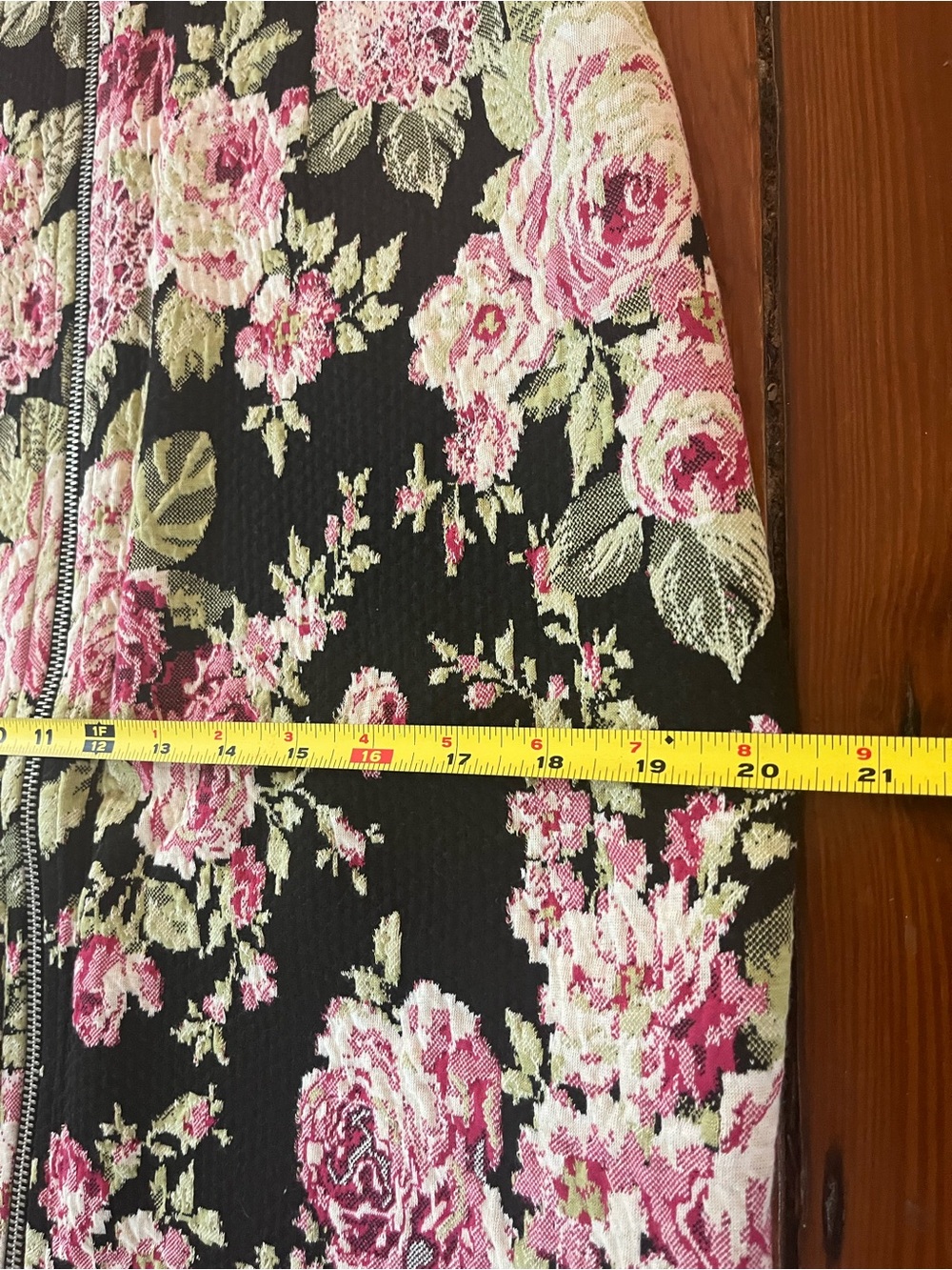 Anthropologie Maeve Floral Rose Pencil Skirt | Black Pink | M - Picture 9 of 10